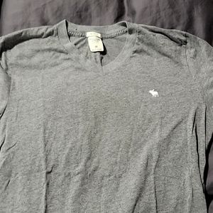 Men's Abercrombie & Fitch v-neck t-shirt